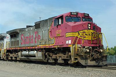 BNSF 699 - C44-9W.jpg